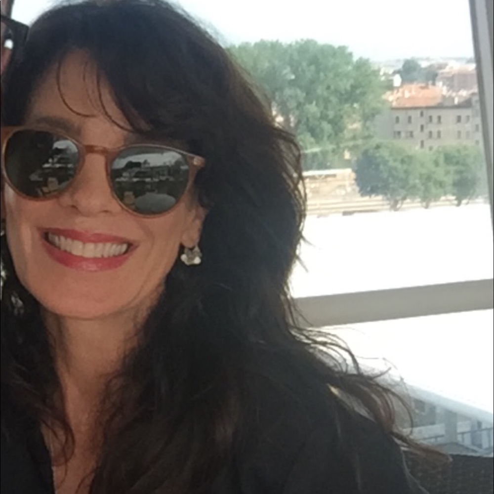 Meet your Posher, Lana